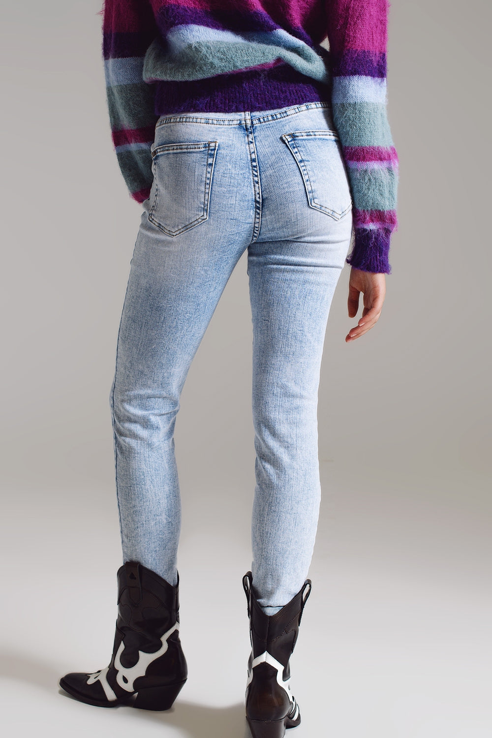 Super Skinny Jeans in Mid Rise in Light Blue Wash